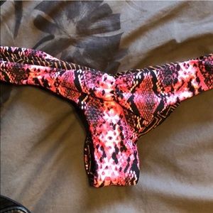 NWOT VOLCOM Brazilian Reversible Bikini Bottoms!